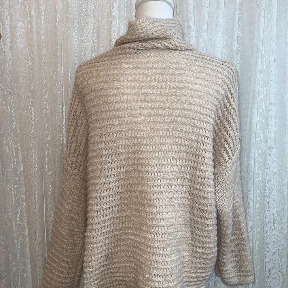 AERIE Cream Turtleneck Sweater